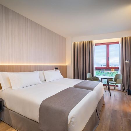 Occidental Pamplona Hotel Bagian luar foto
