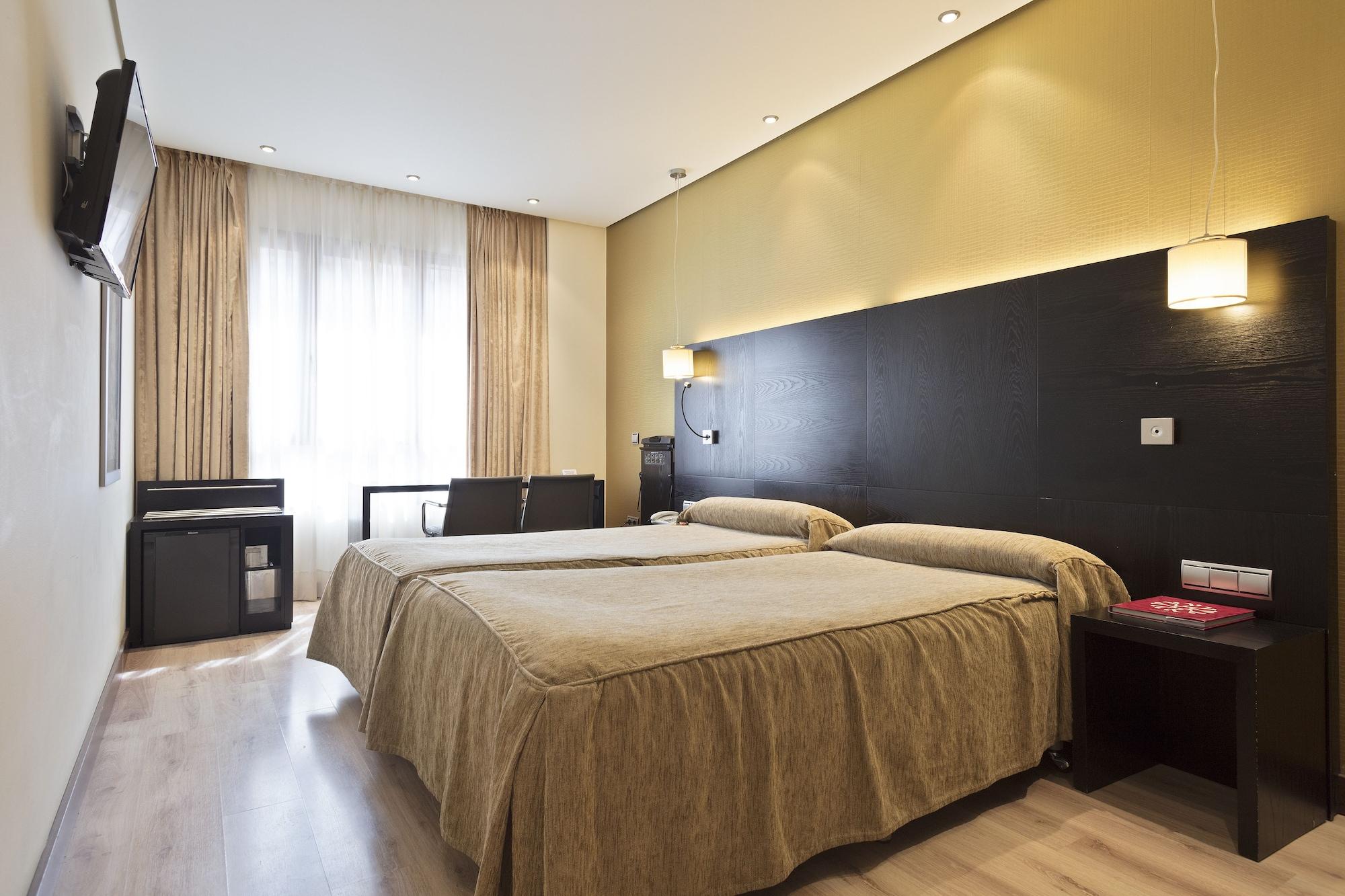 Occidental Pamplona Hotel Bagian luar foto