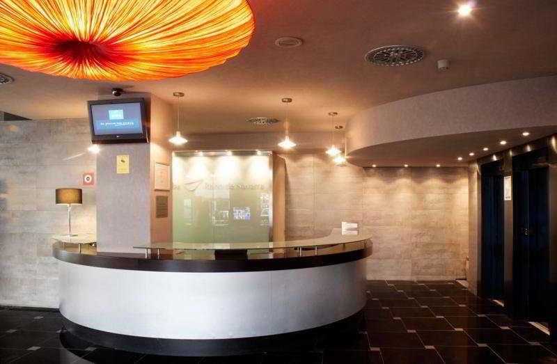Occidental Pamplona Hotel Bagian luar foto