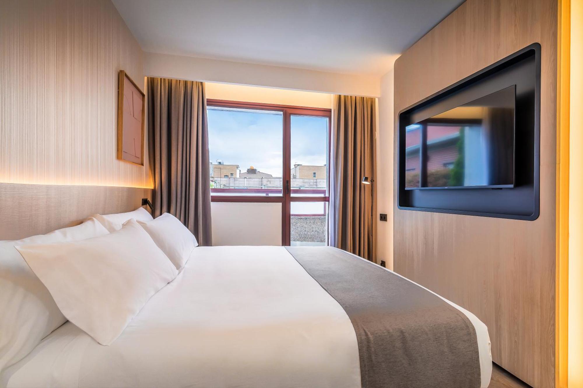 Occidental Pamplona Hotel Bagian luar foto