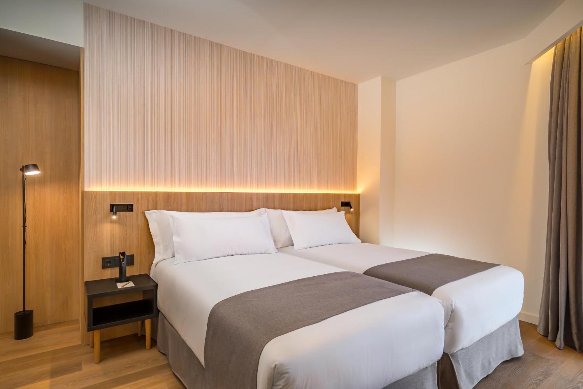 Occidental Pamplona Hotel Bagian luar foto