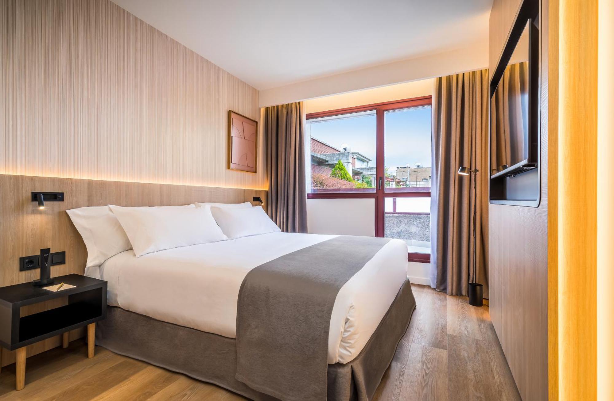 Occidental Pamplona Hotel Bagian luar foto
