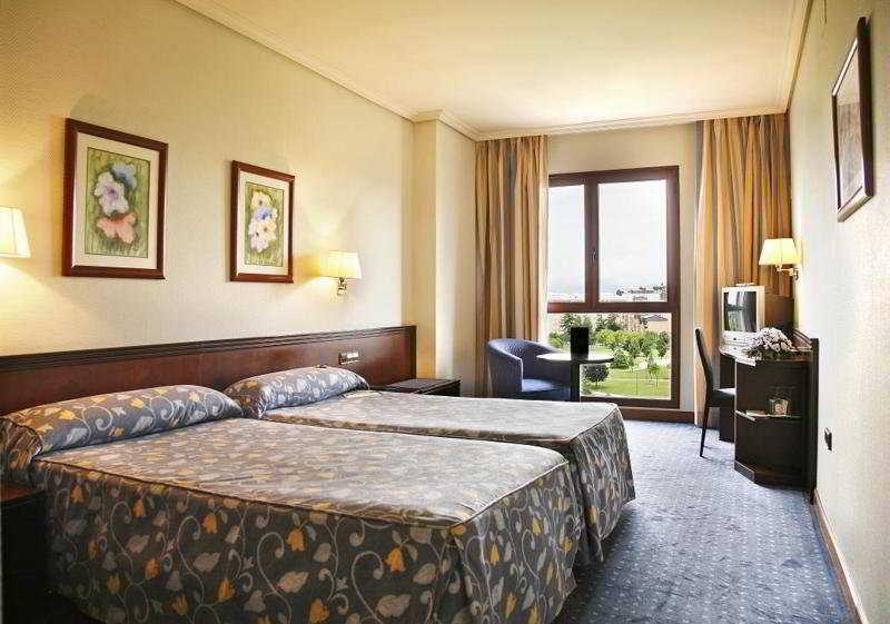 Occidental Pamplona Hotel Ruang foto