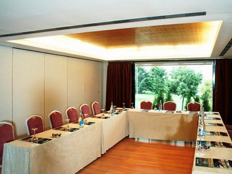 Occidental Pamplona Hotel Bagian luar foto