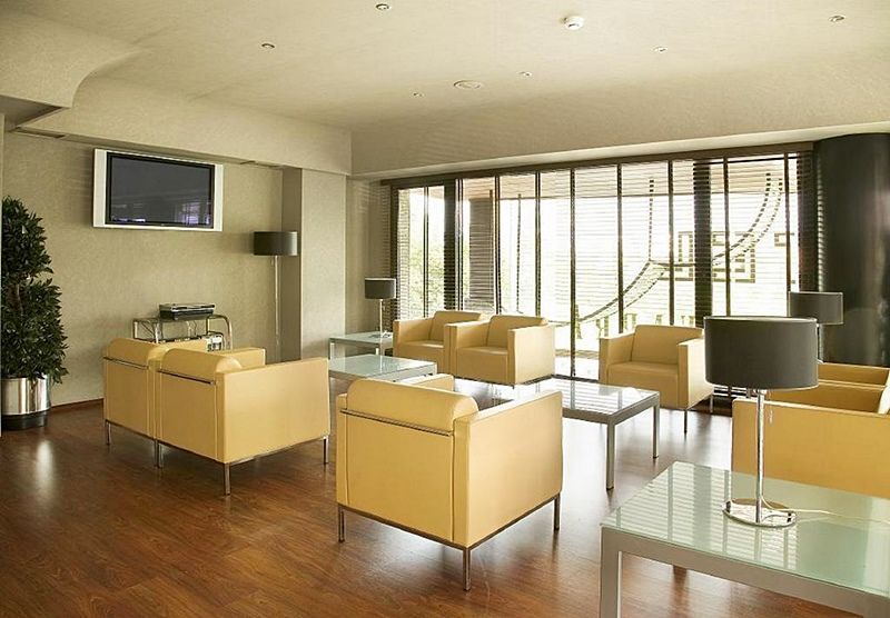 Occidental Pamplona Hotel Bagian luar foto